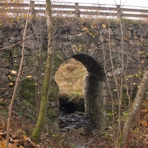 Bro vid Munkedal Karlstorp över Saltkällebäcken